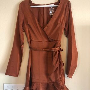 Le Lis romper, tags on